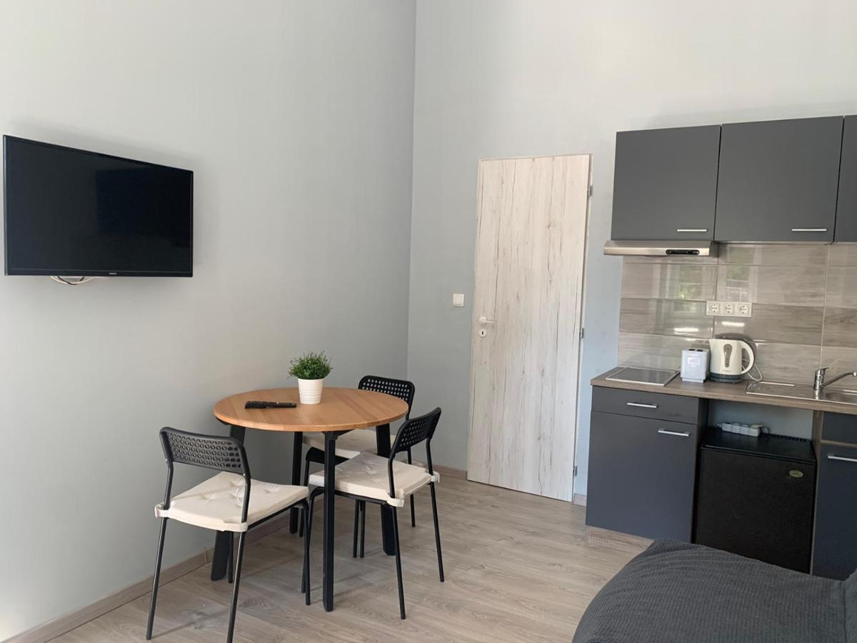 Kinizsi Udvar Apartmanhaz Balatonboglar Bagian luar foto