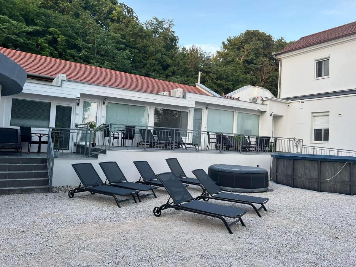 Kinizsi Udvar Apartmanhaz Balatonboglar Bagian luar foto