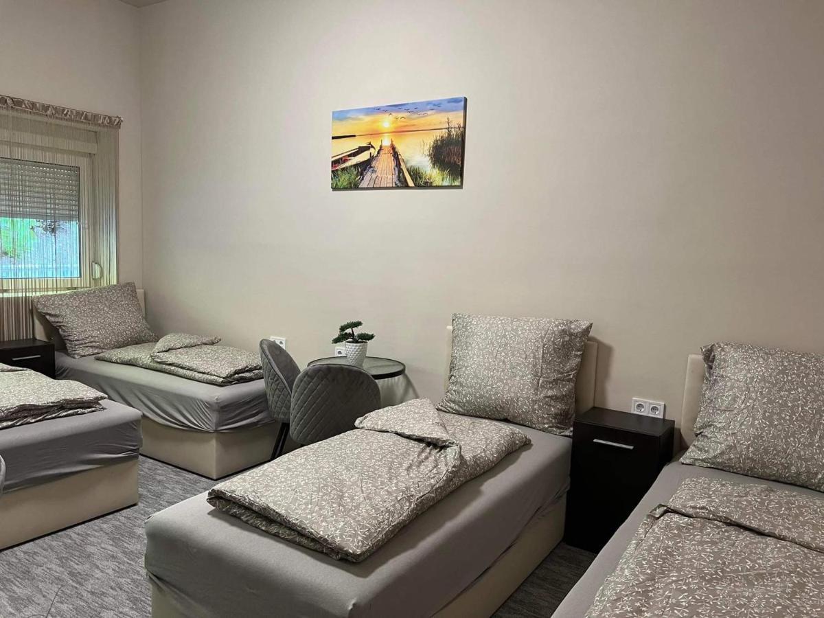 Kinizsi Udvar Apartmanhaz Balatonboglar Bagian luar foto