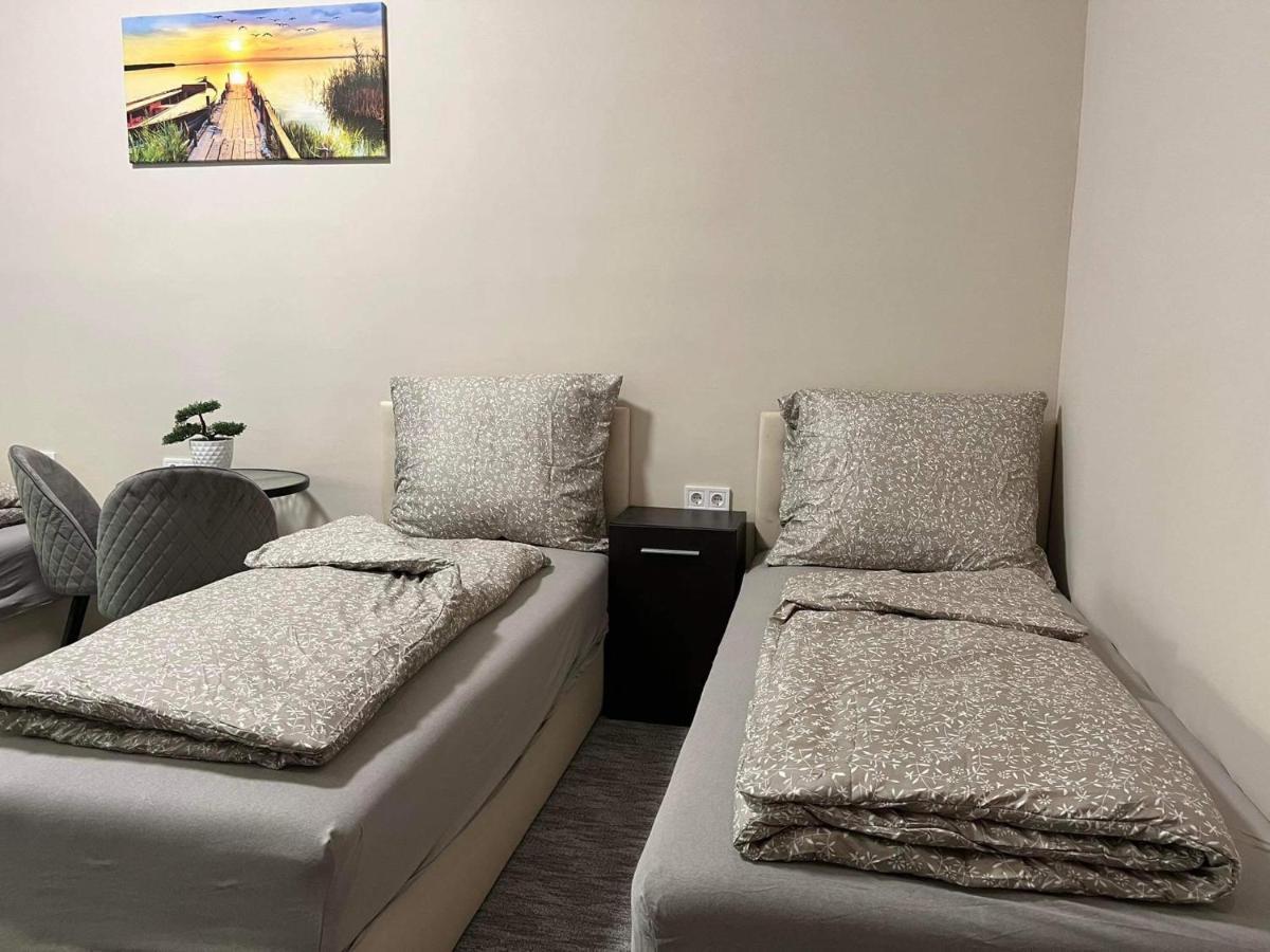 Kinizsi Udvar Apartmanhaz Balatonboglar Bagian luar foto