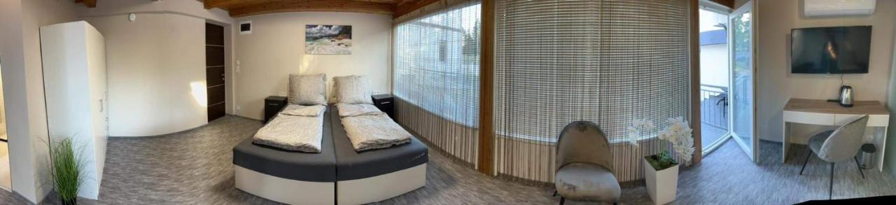 Kinizsi Udvar Apartmanhaz Balatonboglar Bagian luar foto