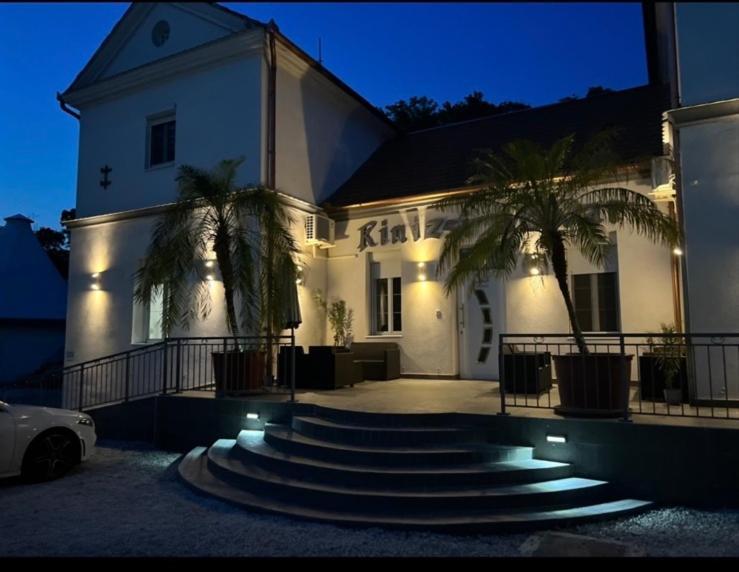 Kinizsi Udvar Apartmanhaz Balatonboglar Bagian luar foto