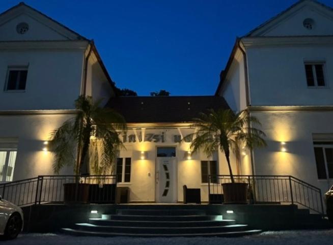 Kinizsi Udvar Apartmanhaz Balatonboglar Bagian luar foto