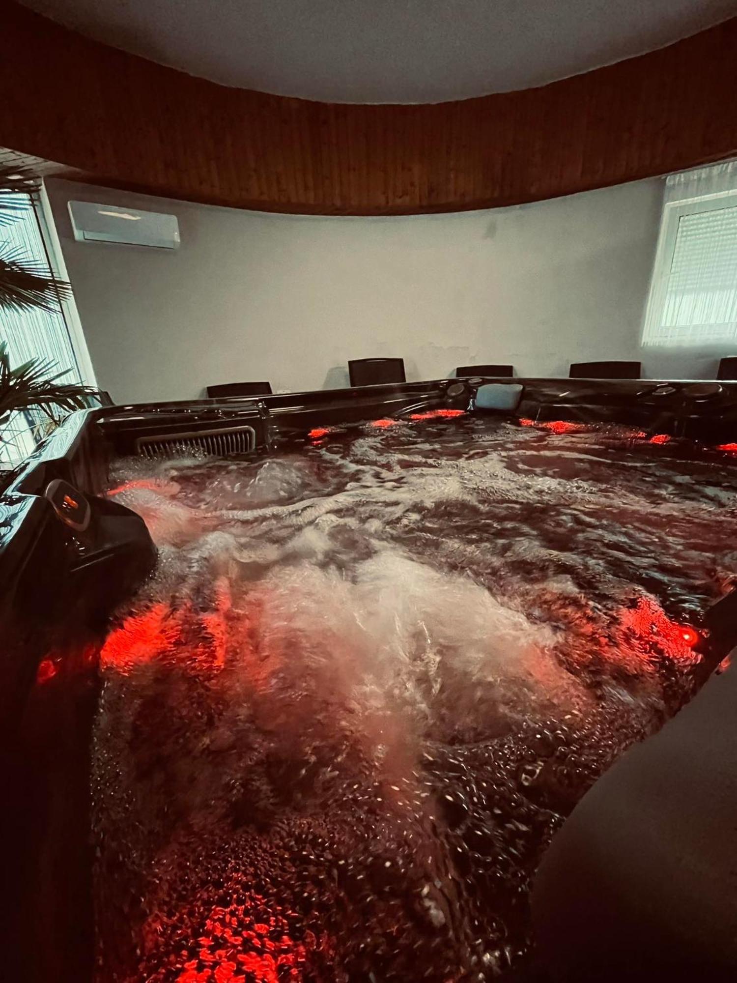 Kinizsi Udvar Apartmanhaz Balatonboglar Bagian luar foto