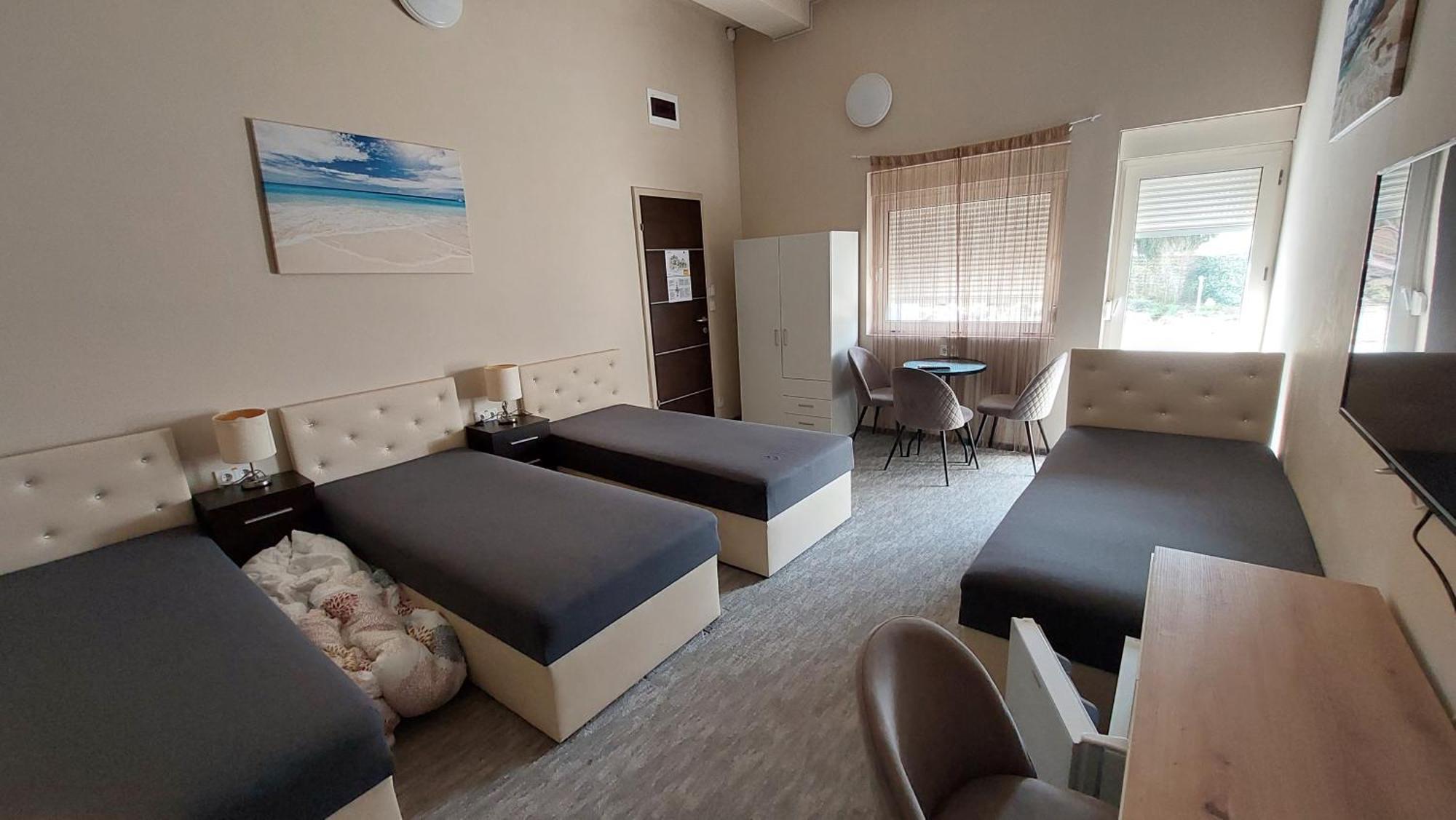 Kinizsi Udvar Apartmanhaz Balatonboglar Bagian luar foto