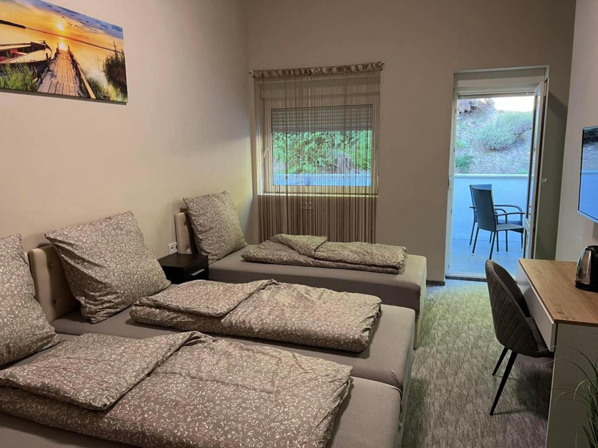 Kinizsi Udvar Apartmanhaz Balatonboglar Bagian luar foto