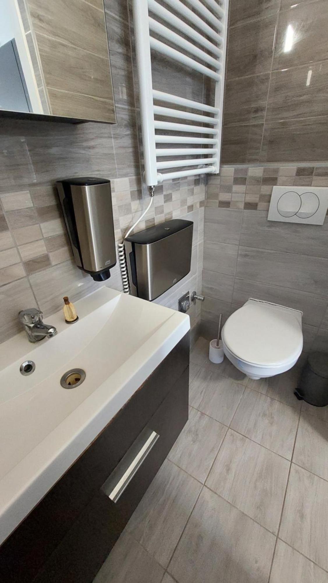 Kinizsi Udvar Apartmanhaz Balatonboglar Bagian luar foto